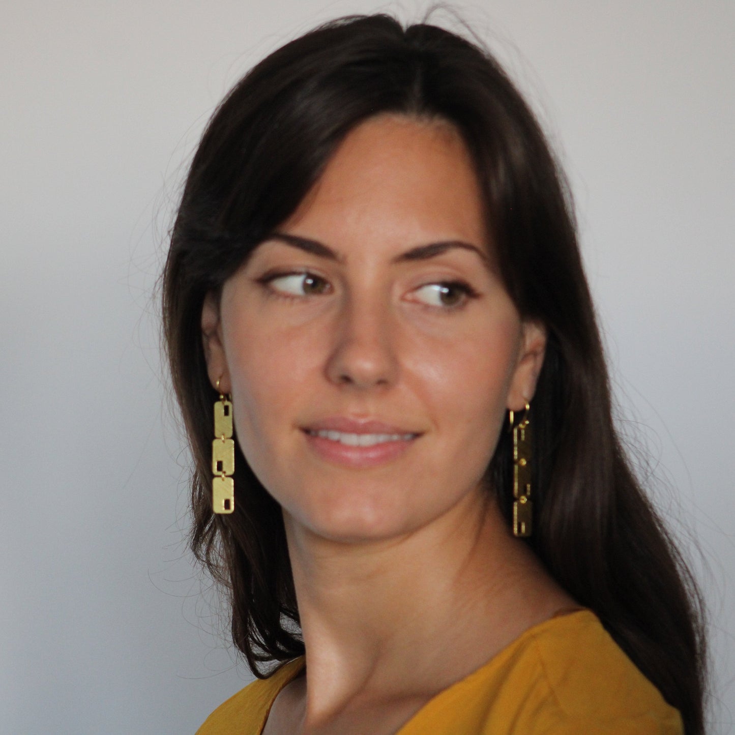 EL BESO gold plated earrings - Design with character