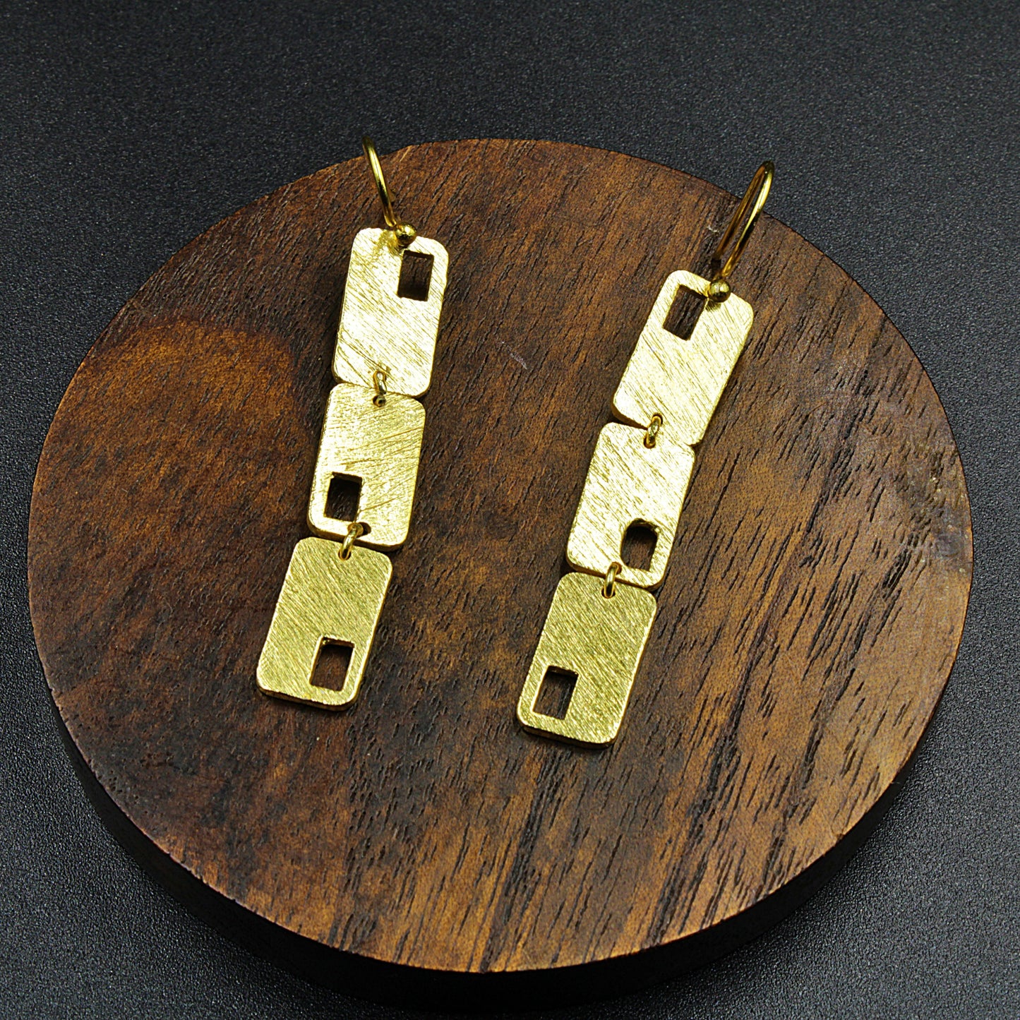 EL BESO gold plated earrings - Design with character