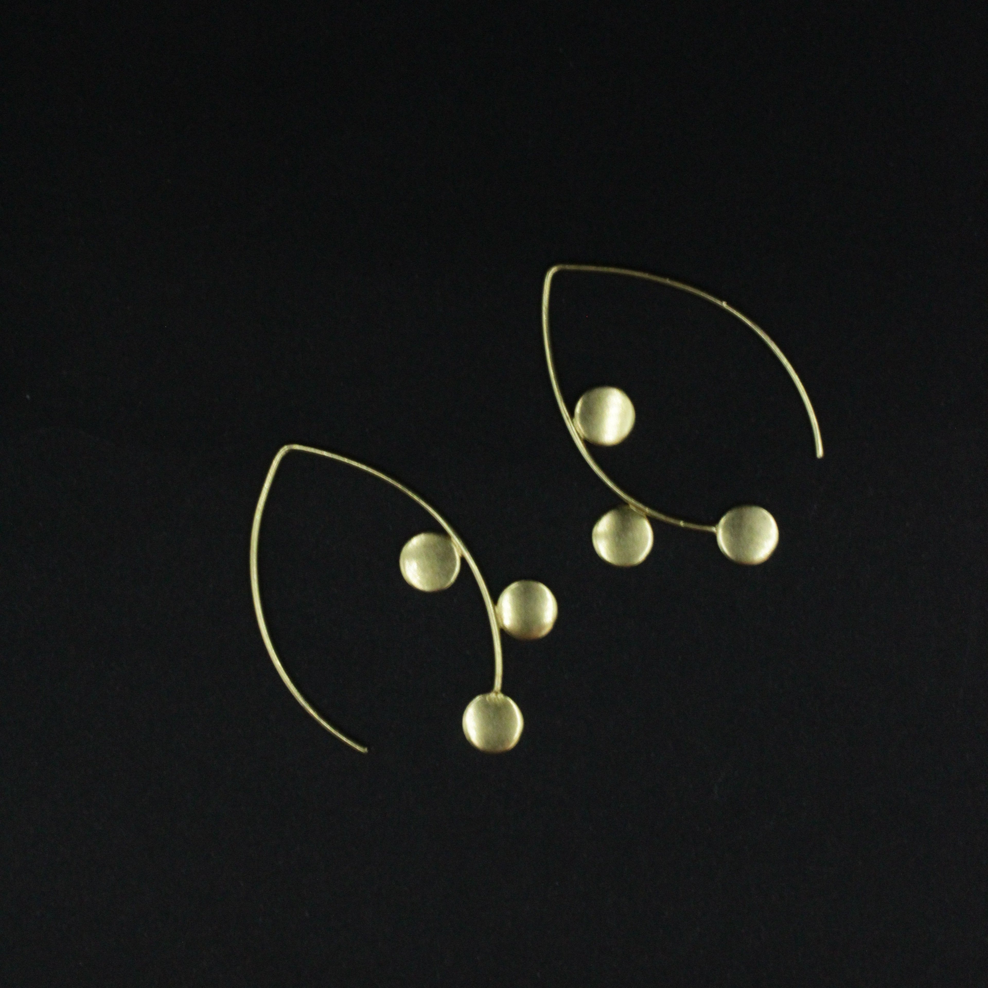 SAKURA gold-plated earrings - Design with character