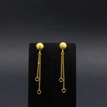 Gold plated BUTTON WITH CHAIN earring