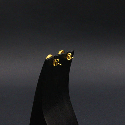 Gold plated BUTTON WITH CHAIN earring