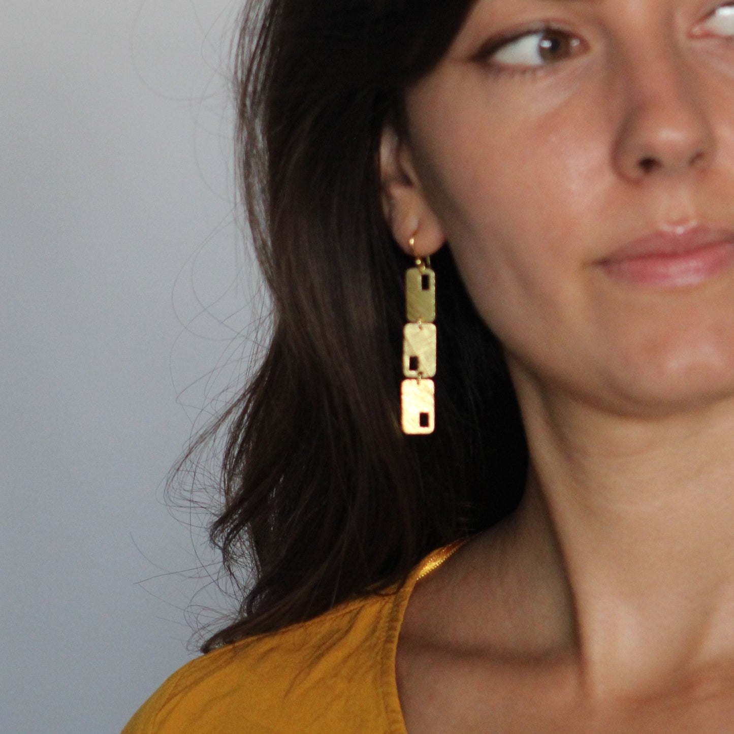 EL BESO gold plated earrings - Design with character
